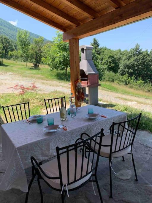 La Casa Sulla Collina Villa Varsi Exteriör bild