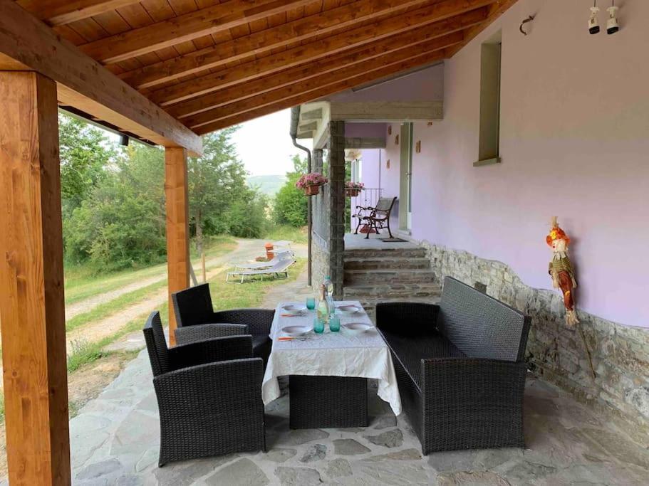 La Casa Sulla Collina Villa Varsi Exteriör bild