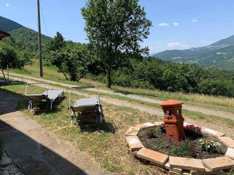 La Casa Sulla Collina Villa Varsi Exteriör bild